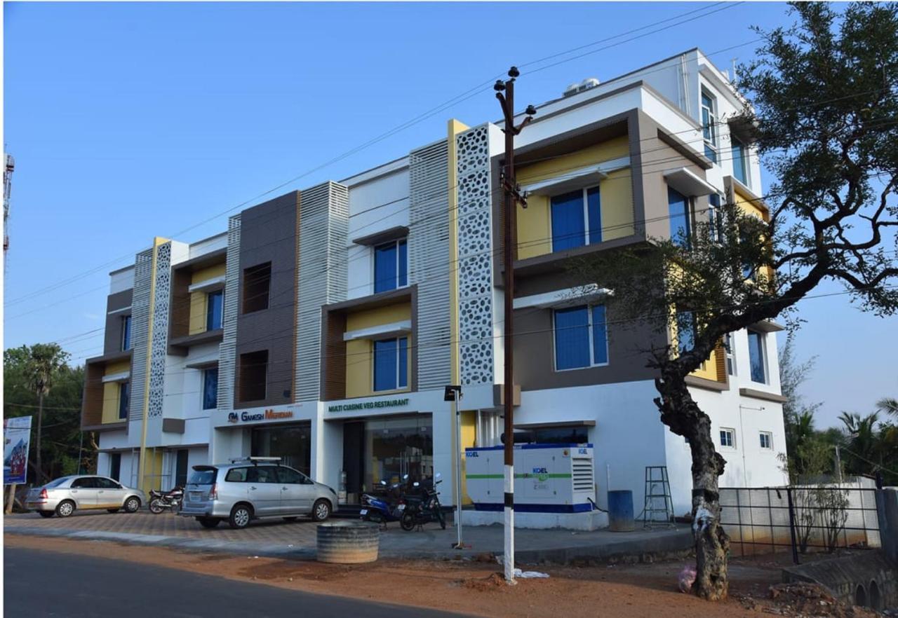 Ganesh Meridian Tiruppattur Esterno foto